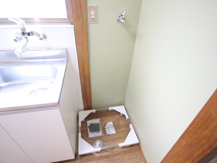 物件内観写真13　(洗濯機置場)