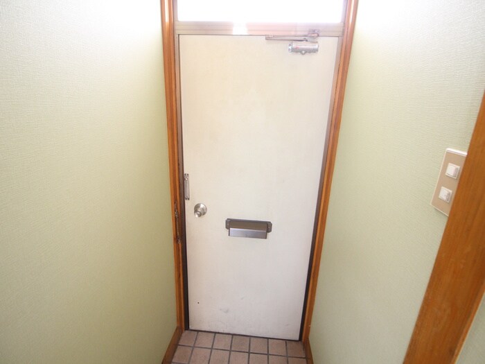 物件内観写真17　(玄関)