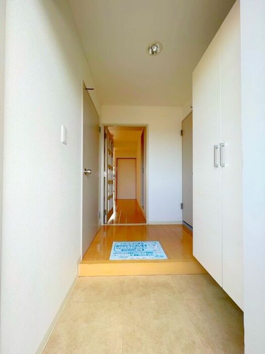物件内観写真14　(玄関)