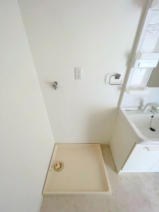 物件内観写真15　(洗濯機置場)