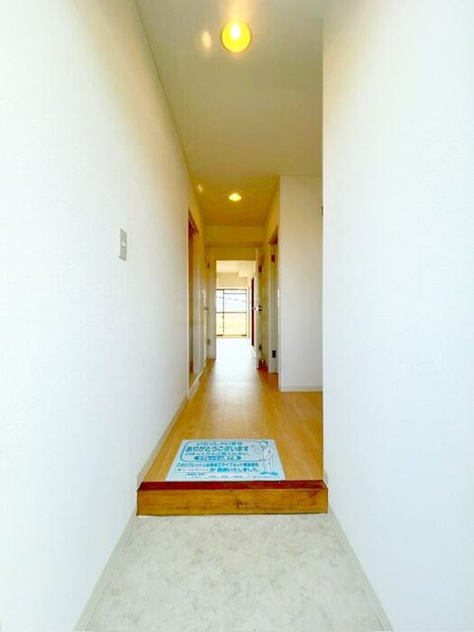 物件内観写真21　(玄関)