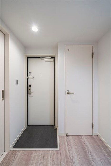 物件内観写真15　(玄関)