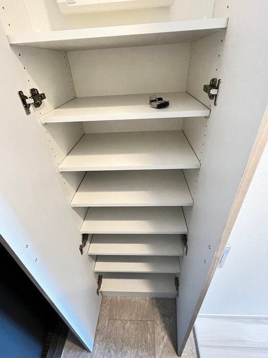 物件内観写真18　(靴箱)