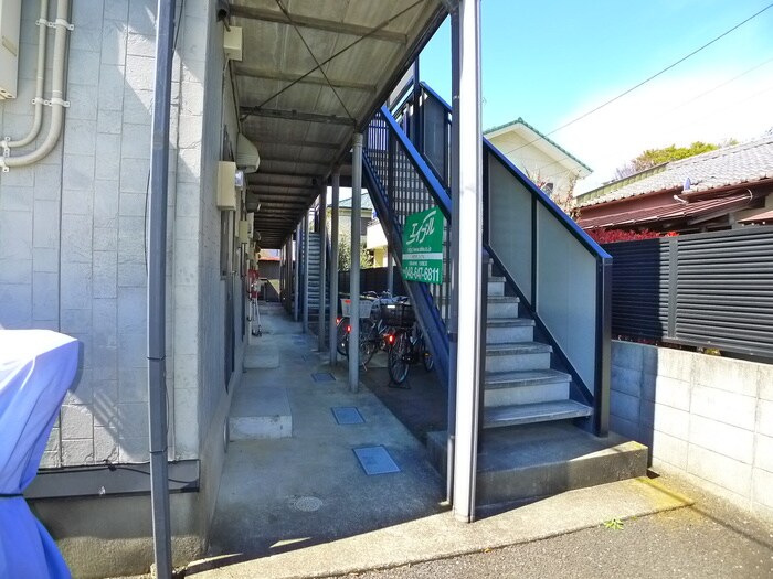 物件外観写真4　(エントランス部分)