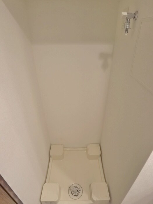 物件内観写真16　(洗濯機置場)