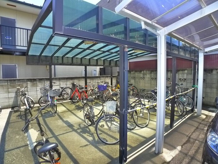 物件外観写真5　(駐輪場)