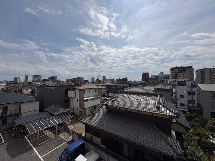 物件内観写真16　(室内からの展望)