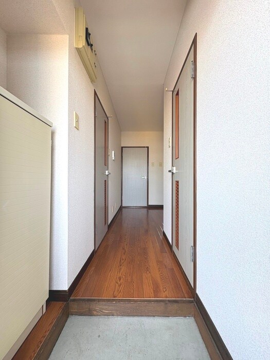 物件内観写真18　(玄関)