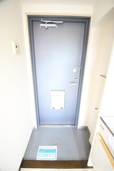 物件内観写真17　(玄関)