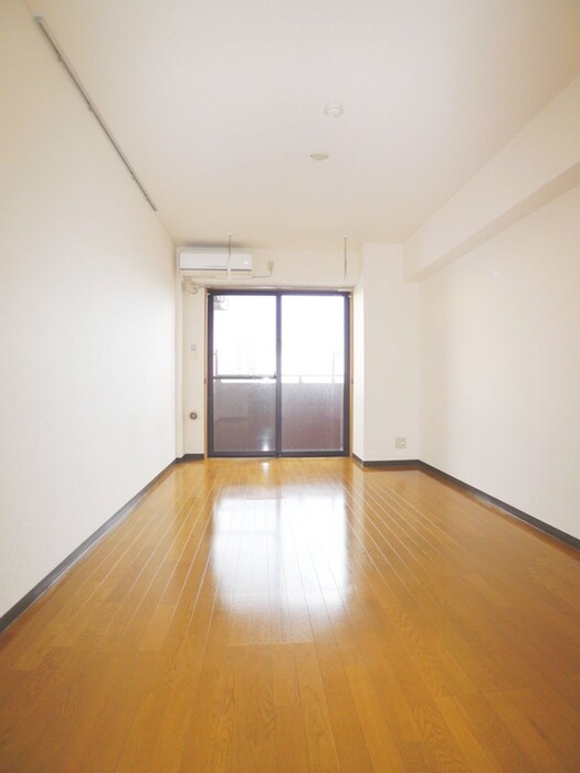 物件内観写真8　(室内からの展望)