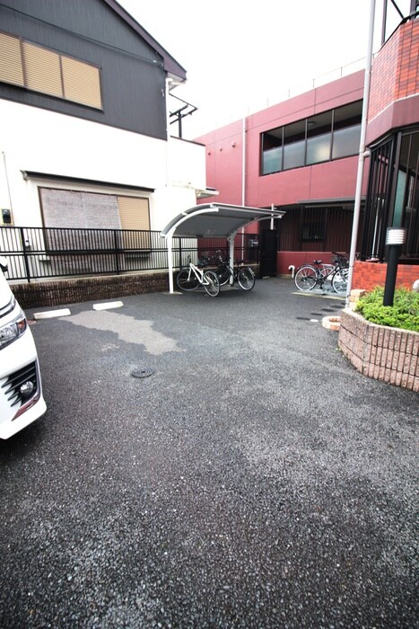 物件外観写真6　(駐車場)