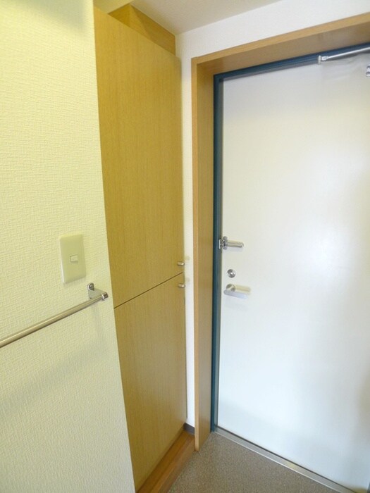 物件内観写真13　(玄関)