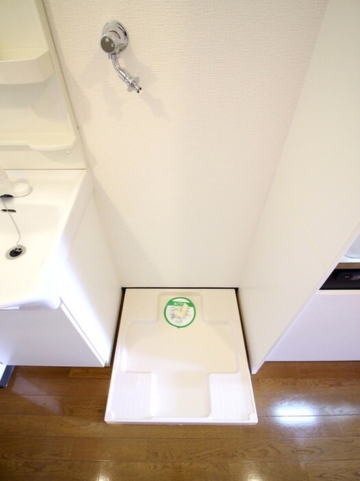 物件内観写真15　(洗濯機置場)