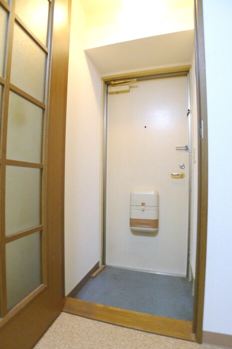 物件内観写真12　(玄関)