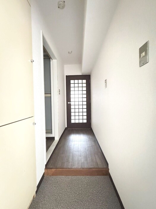 物件内観写真18　(玄関)