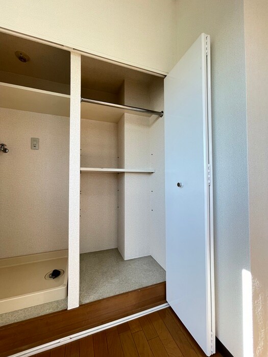 物件内観写真13　(収納)