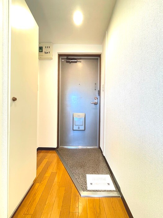 物件内観写真17　(玄関)