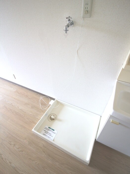 物件内観写真9　(洗濯機置場)