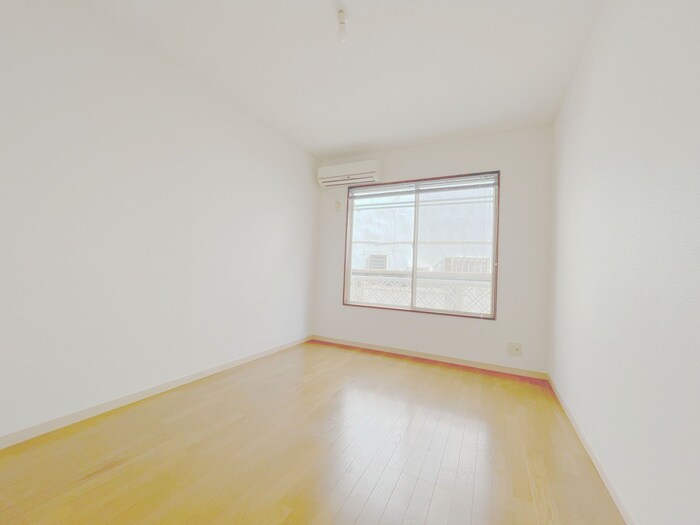 物件内観写真4　(居室)