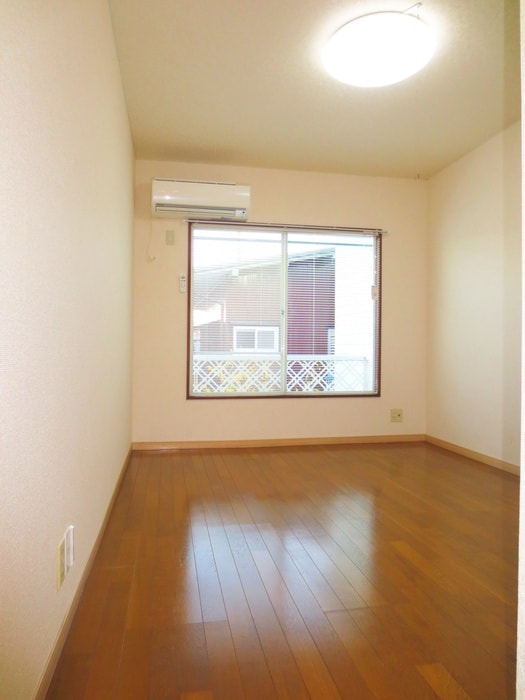 物件内観写真4　(居室)