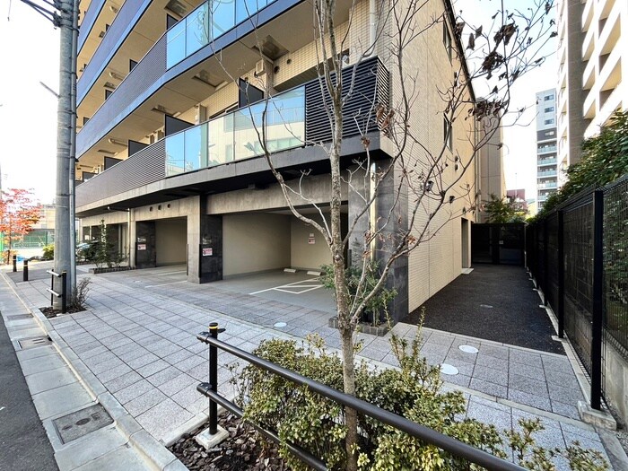 物件外観写真5　(駐車場)