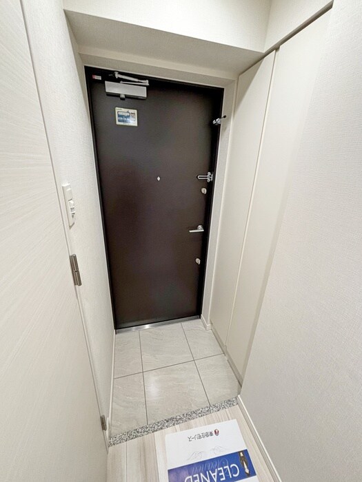 物件内観写真10　(玄関)