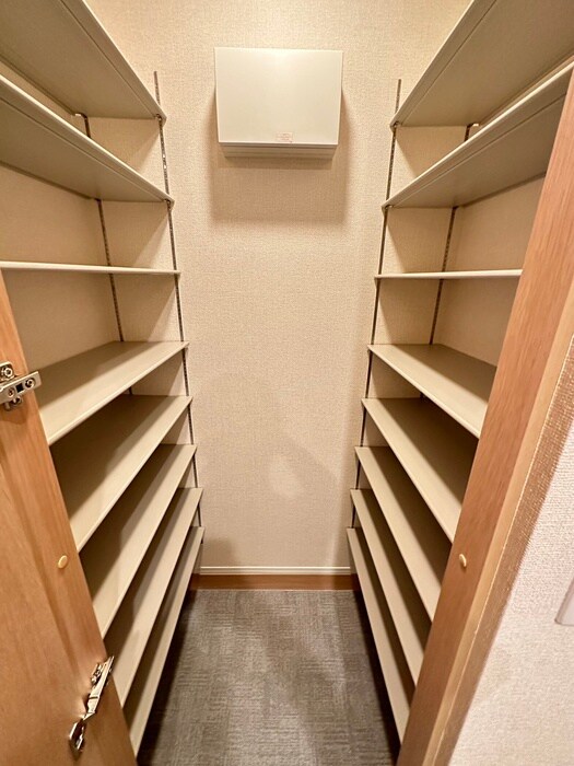 物件内観写真10　(収納)