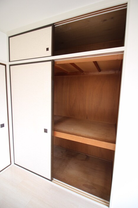 物件内観写真12　(収納)