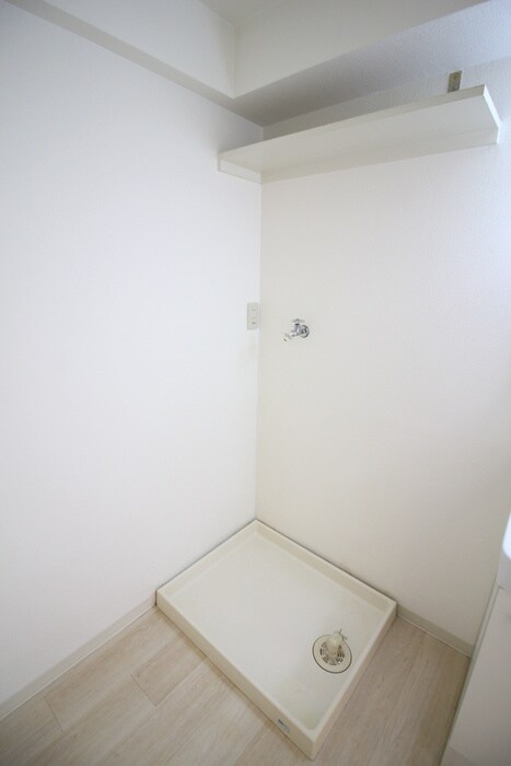 物件内観写真18　(洗濯機置場)