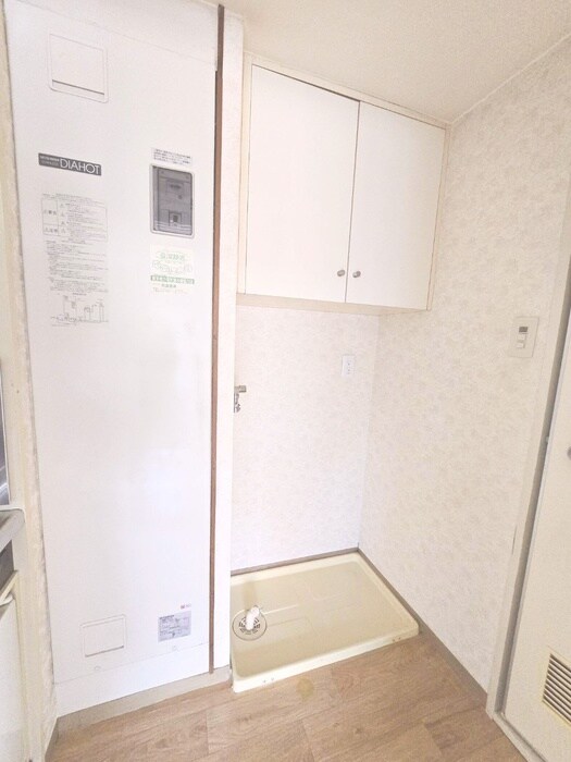 物件内観写真10　(洗濯機置場)