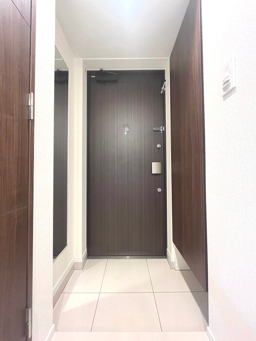 物件内観写真14　(玄関)