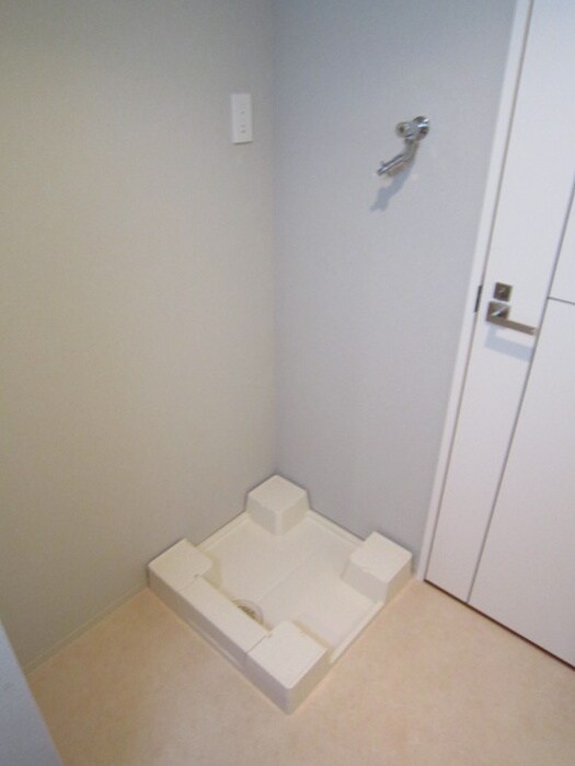 物件内観写真15　(洗濯機置場)