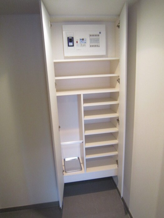 物件内観写真18　(靴箱)