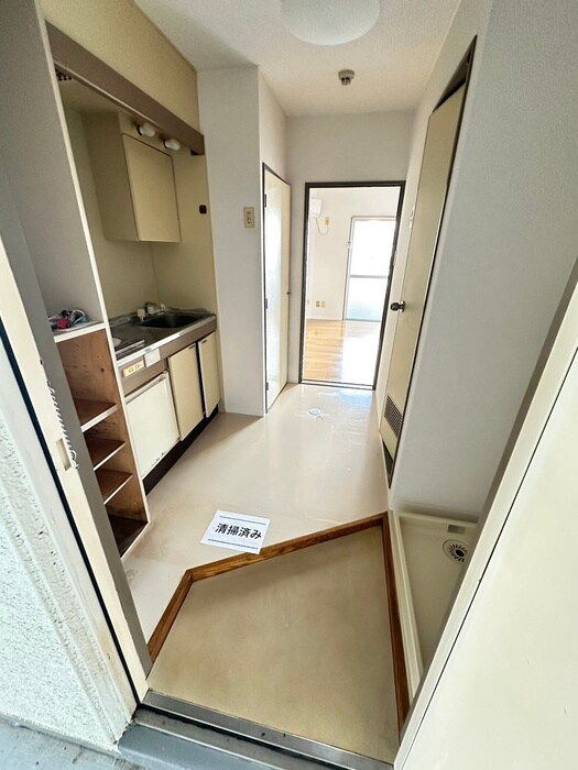 物件内観写真7　(玄関)