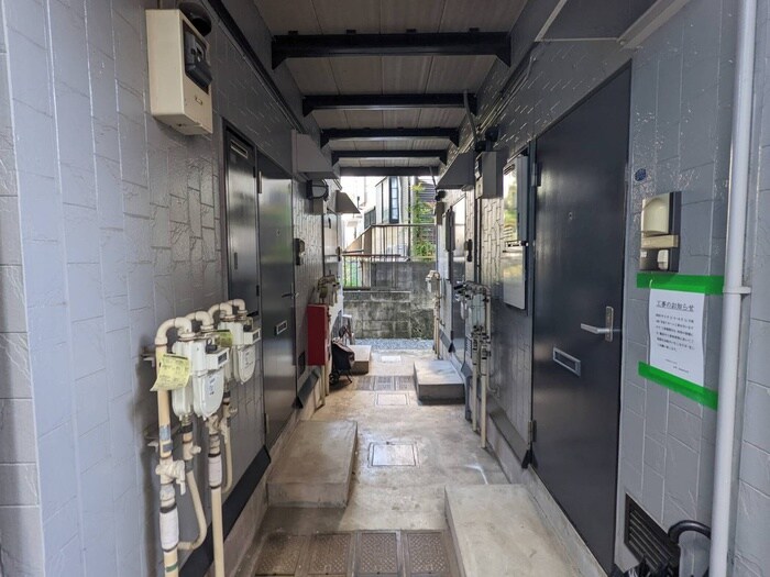 物件外観写真3　(エントランス部分)