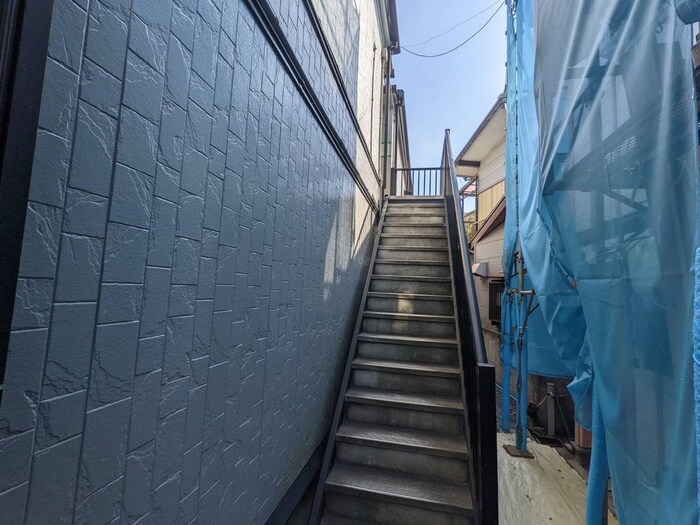 物件外観写真4　(エントランス部分)