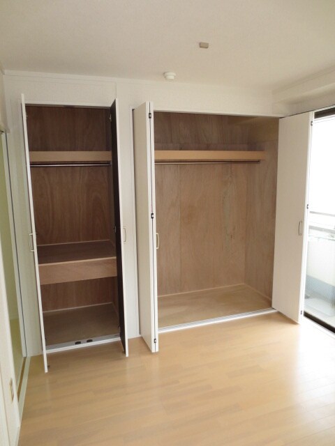 物件内観写真12　(収納)
