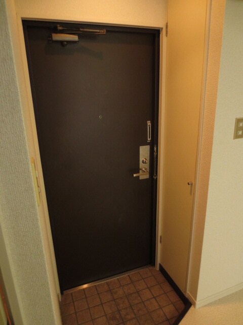 物件内観写真16　(玄関)