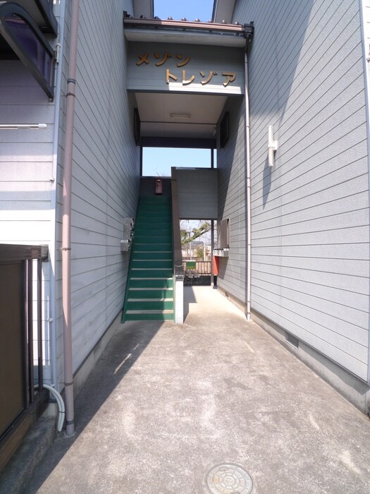 メゾントレゾアのエントランス部分