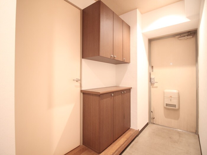 物件内観写真5　(玄関)