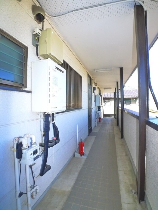 物件外観写真6　(エントランス部分)