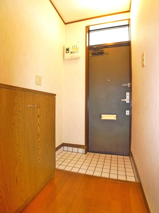 物件内観写真15　(玄関)