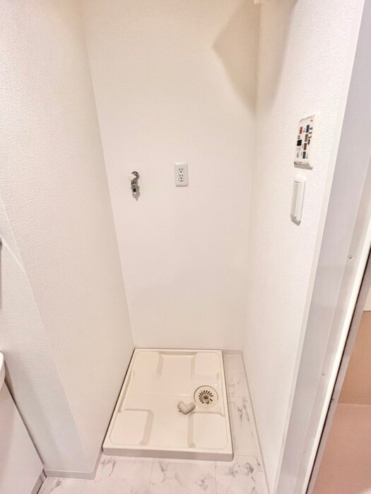 物件内観写真15　(洗濯機置場)