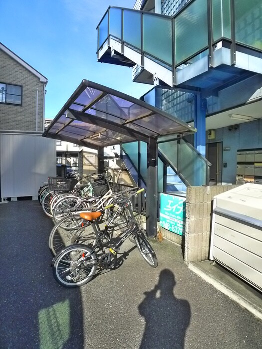 物件外観写真3　(駐輪場)