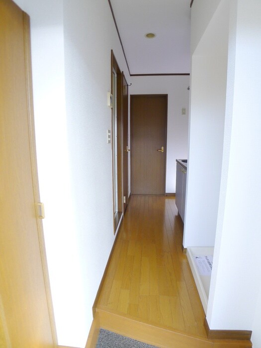 物件内観写真12　(玄関)