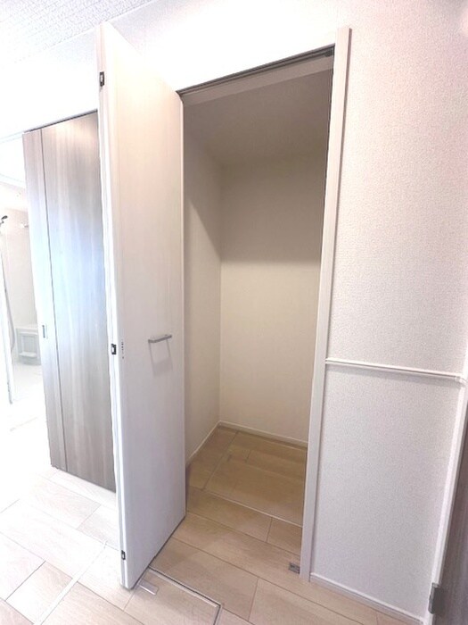 物件内観写真7　(収納)