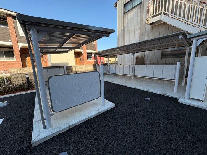 物件外観写真4　(駐輪場)