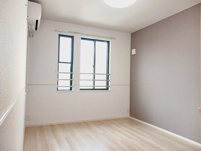 物件内観写真10　(室内からの展望)