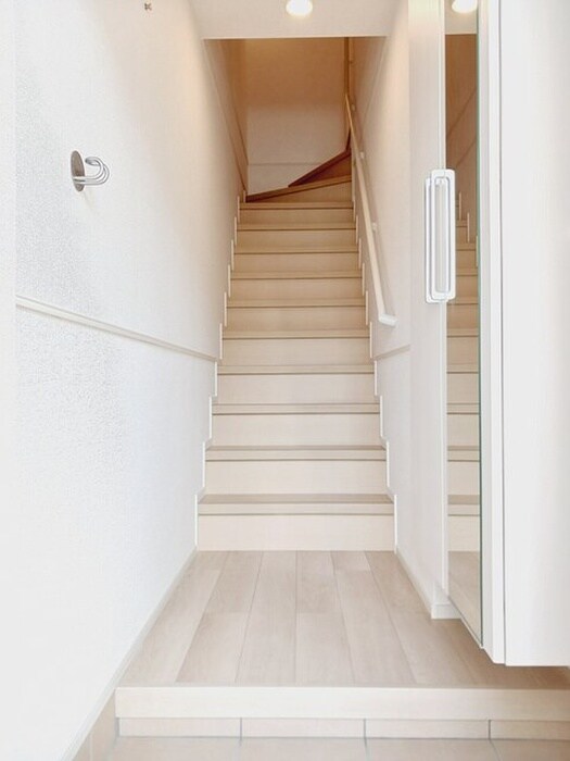 物件内観写真11　(玄関)