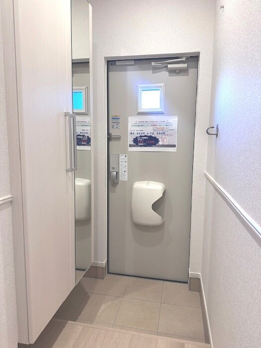 物件内観写真14　(玄関)